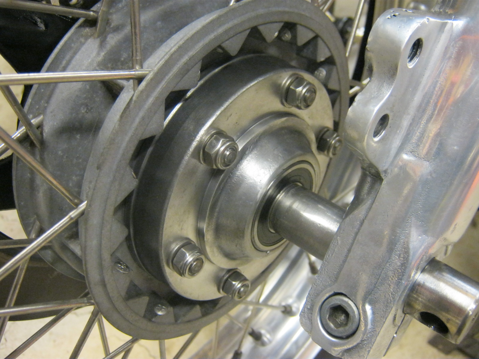 Disc brake stockish configuration. Applicable to Moto Guzzi V700, V7 Special, Ambassador, 850 GT, 850 GT California, Eldorado, and 850 California Police models.