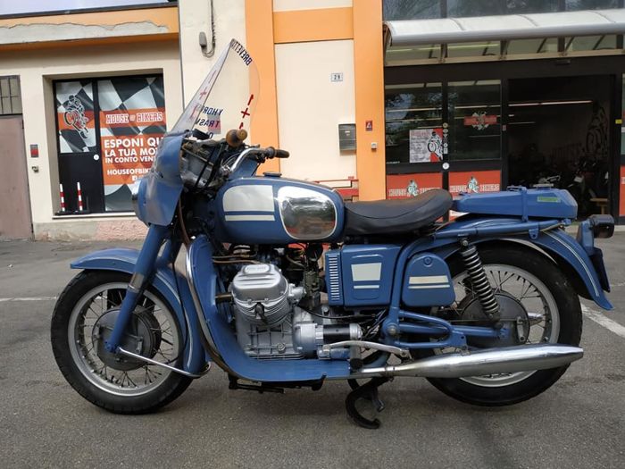 Moto Guzzi V700 with hydrostatic front wheel drive.