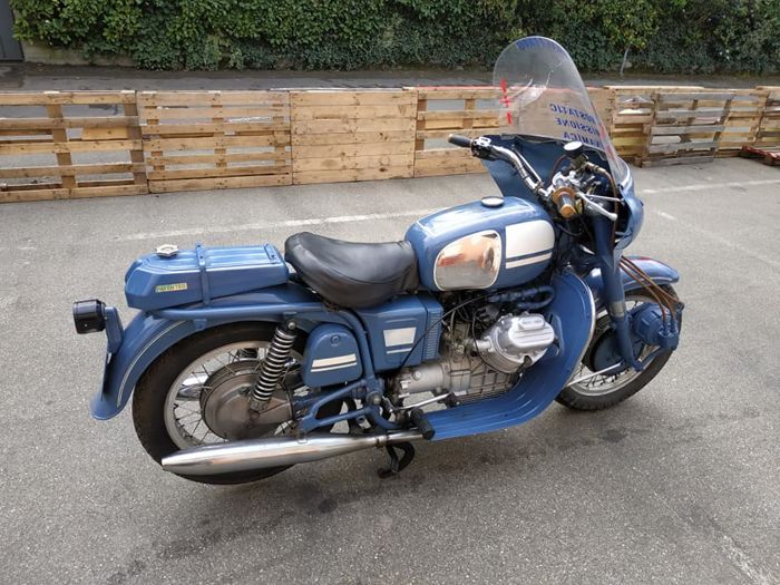 Moto Guzzi V700 with hydrostatic front wheel drive.