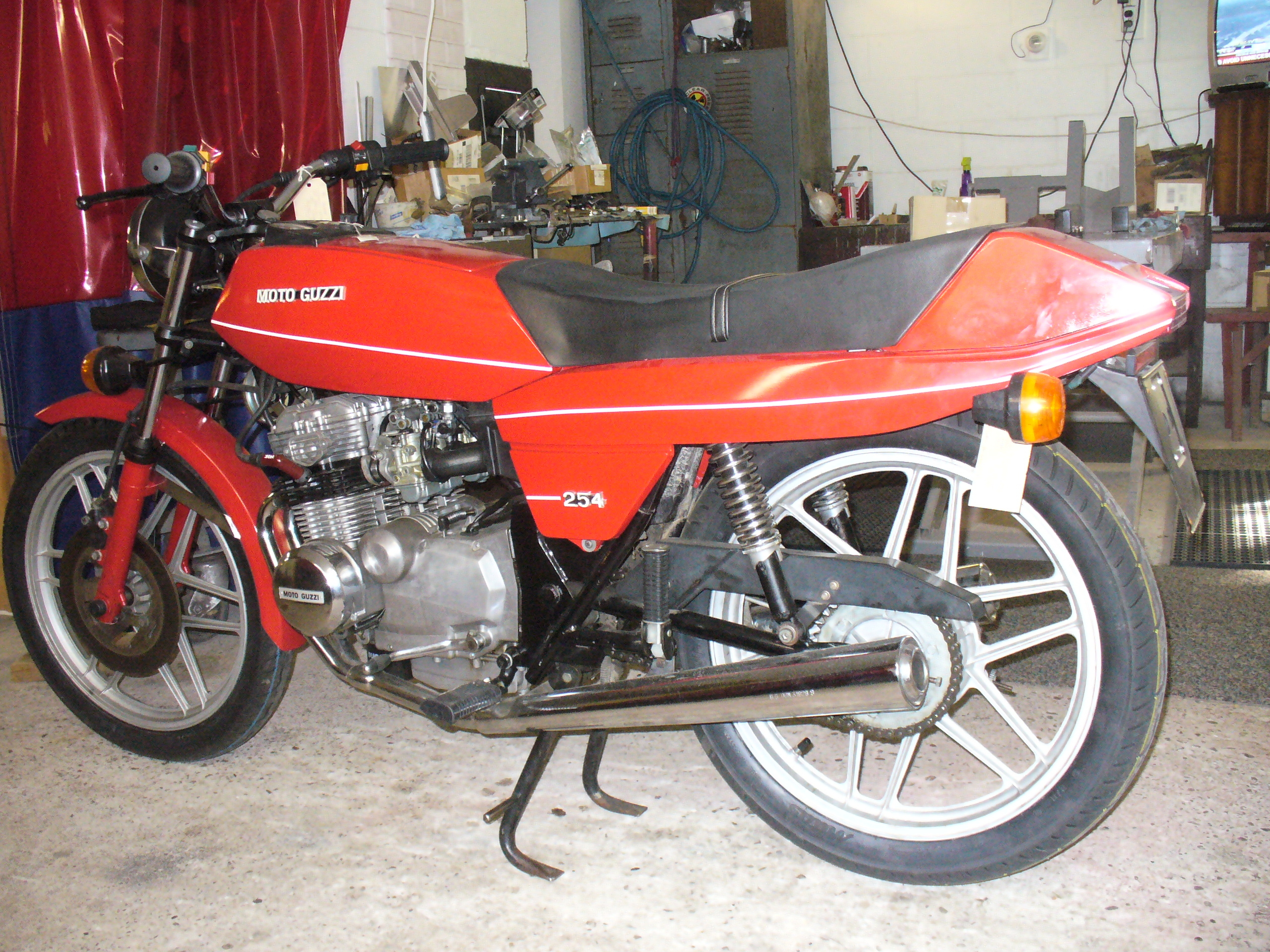 Moto Guzzi 254