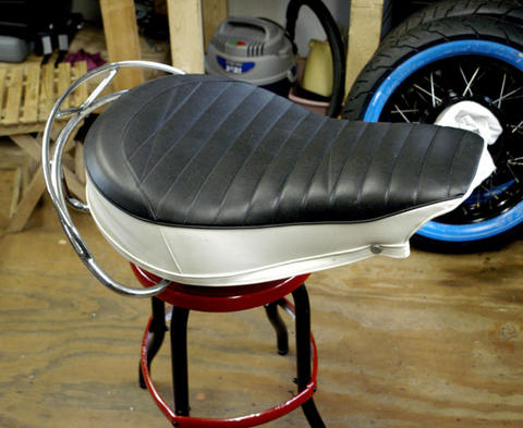 Moto Guzzi buddy seat as fit to the 850 GT California model. May also be fit to the V700, V7 Special, Ambassador, 850 GT, Eldorado, 850 California Police models.