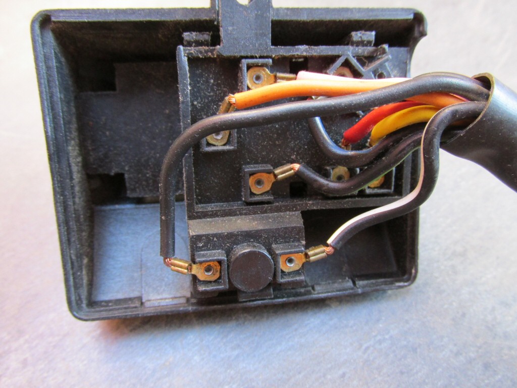 Left handlebar switch wiring for a 1985 Moto Guzzi Le Mans 1000 (MG# 28738040).